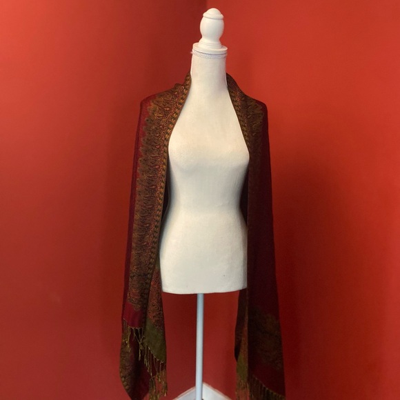 Reversible Paisley Pashmina Wrap - Picture 8 of 8